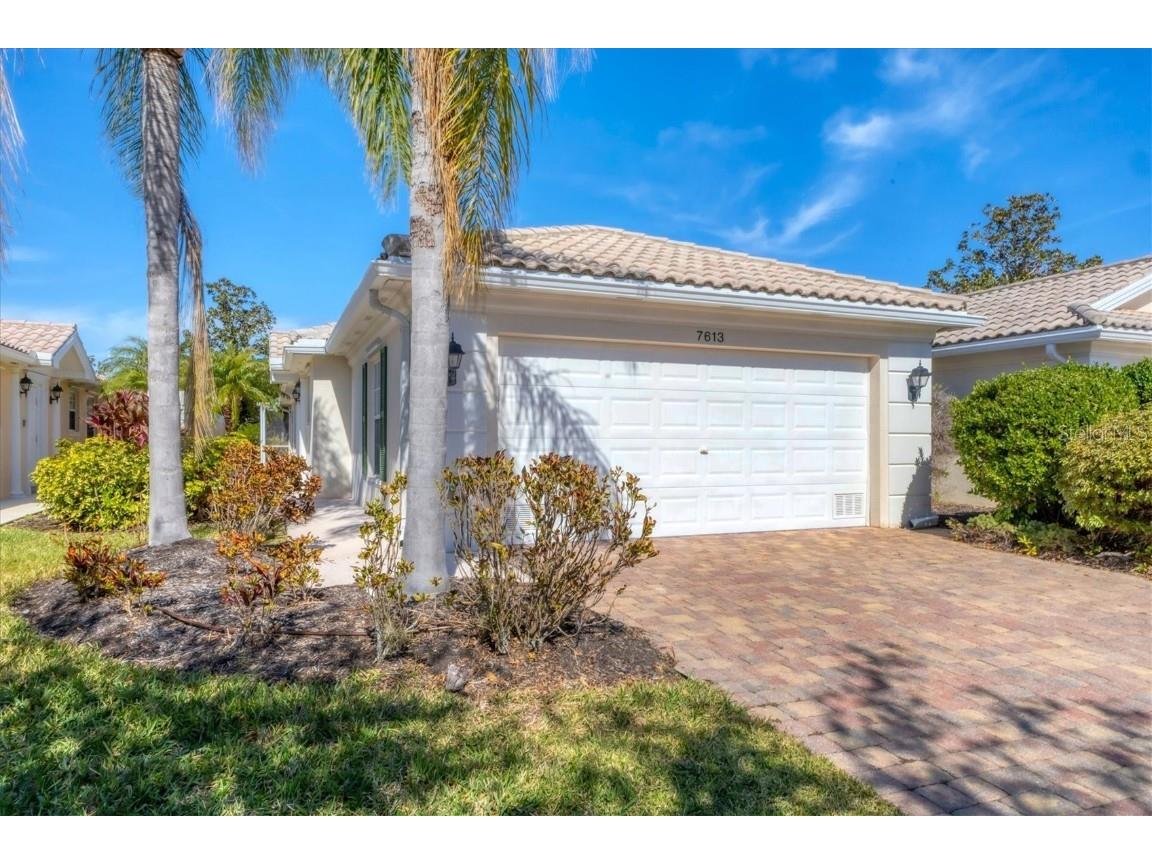 7613 Camminare Drive Sarasota FL 34238 A4636802 image1