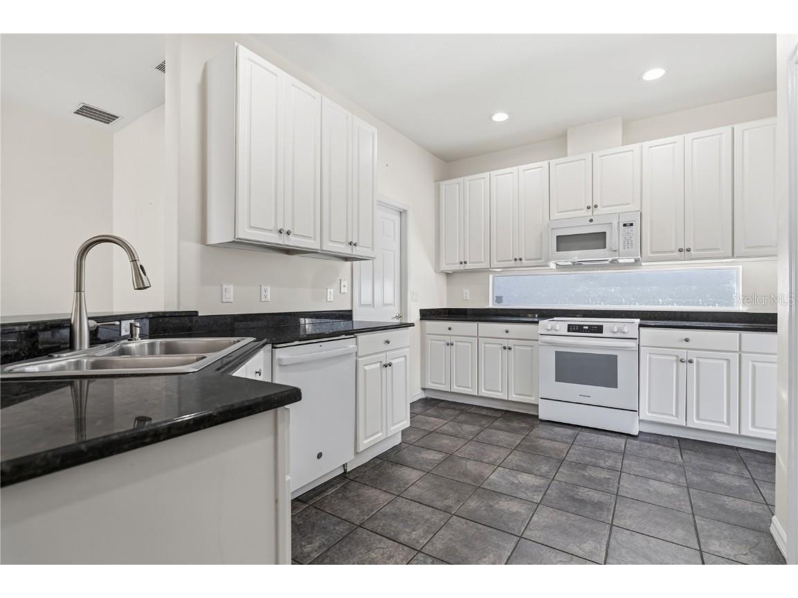 7613 Torino Court Orlando FL 32835 O6342911 image9