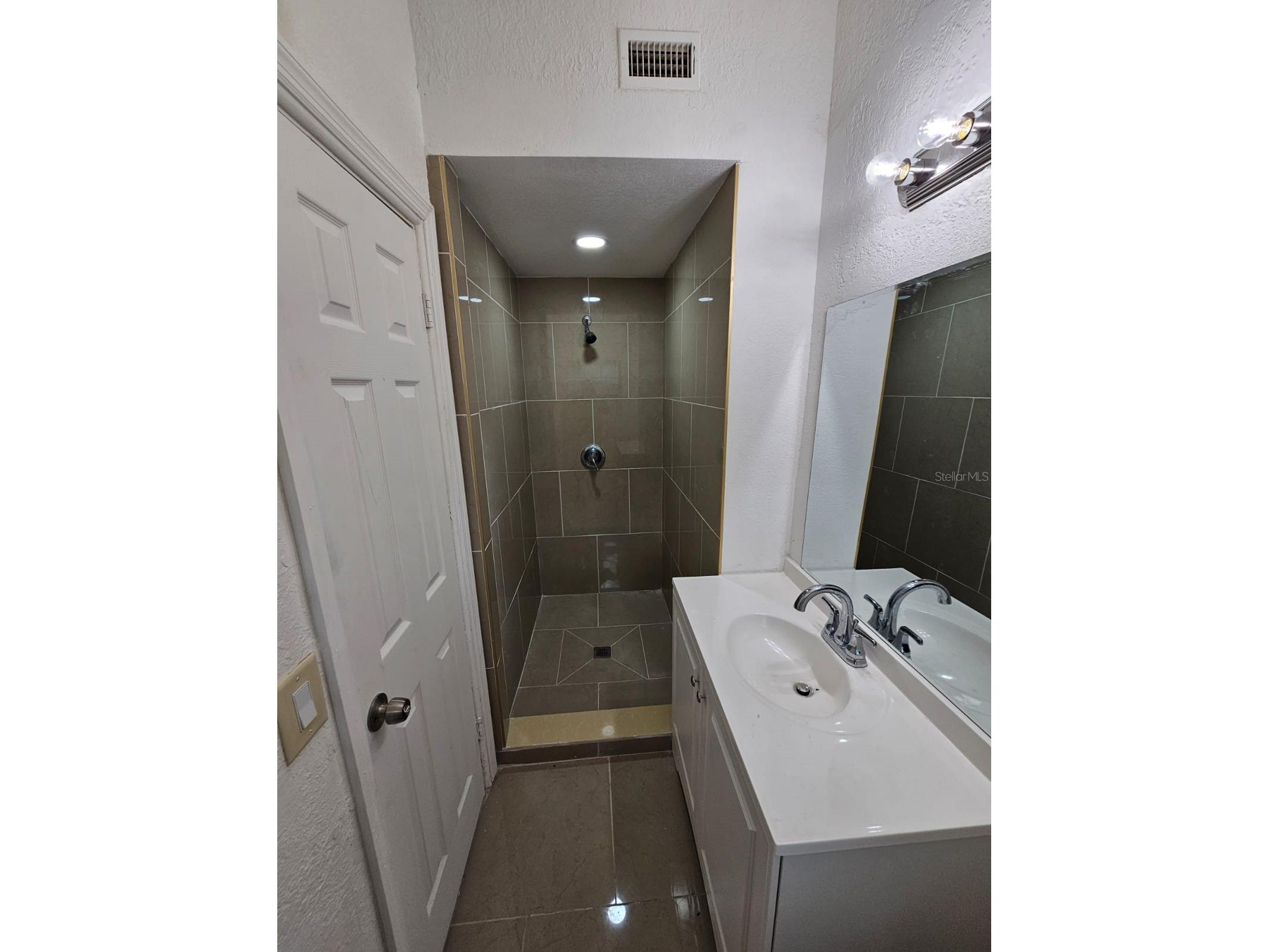 7614 Bell Boulevard Orlando FL 32810 O6378773 image18