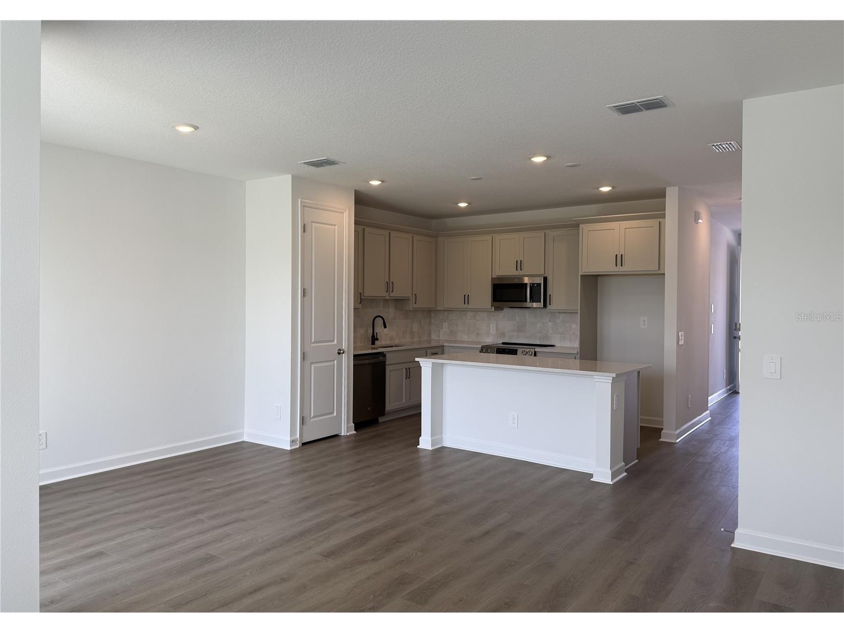 7614 Deer Valley Circle Tampa FL 33635 TB8486637 image10