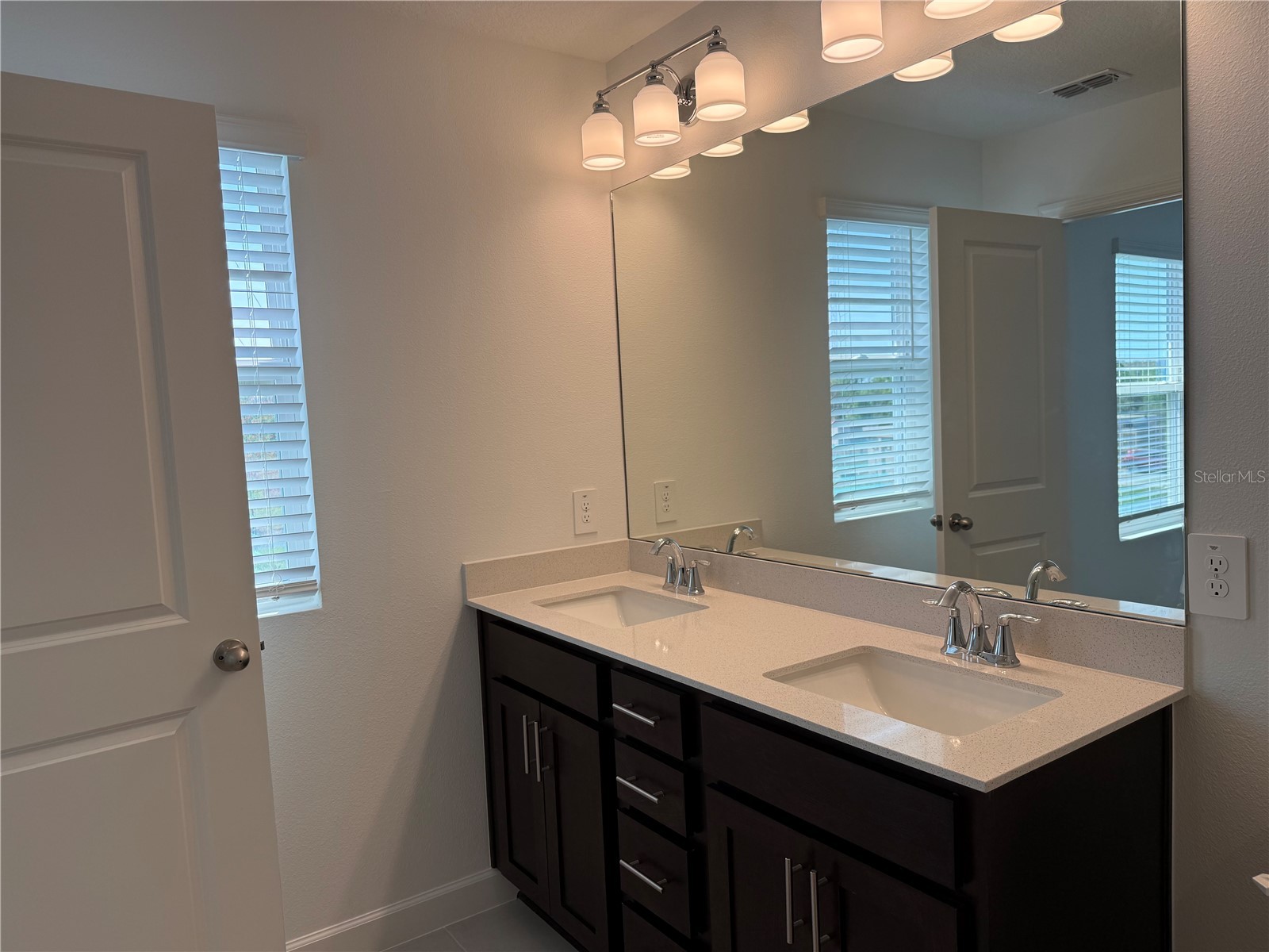 7614 Deer Valley Circle Tampa FL 33635 TB8486637 image16