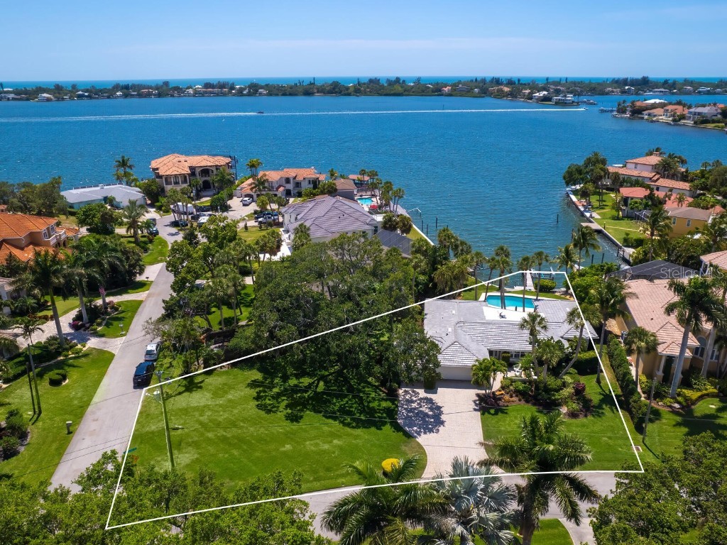 7614 Peninsular Drive Sarasota FL 34231 - LITTLE SARASOTA BAY A4653525 image1