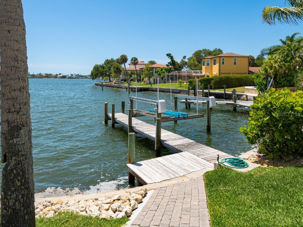 7614 Peninsular Drive Sarasota FL 34231 - LITTLE SARASOTA BAY A4653525 image39