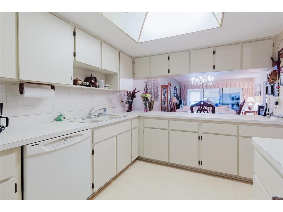 7614 Radcliffe Circle #110B Port Richey FL 34668 TB8422173 image27