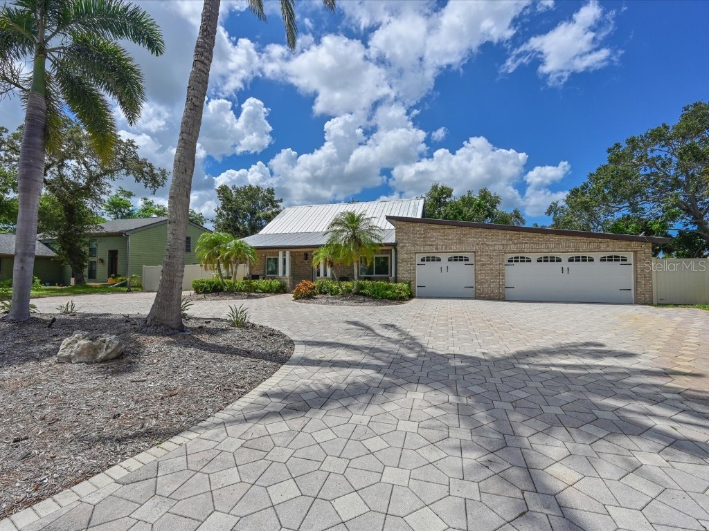 7615 Alhambra Drive Bradenton FL 34209 A4656677 image1
