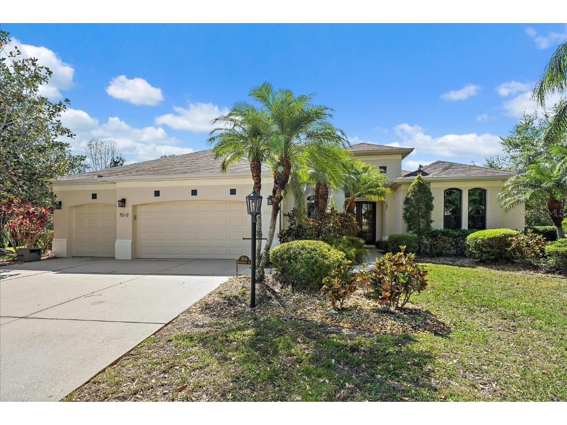 7618 Broomsedge Court Lakewood Ranch FL 34202 A4646490 image1