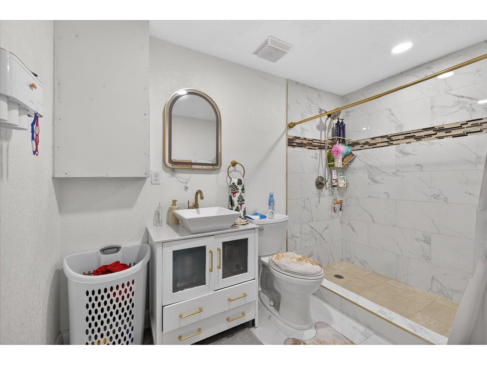 7618 Lavender Lane Tampa FL 33619 TB8465392 image18