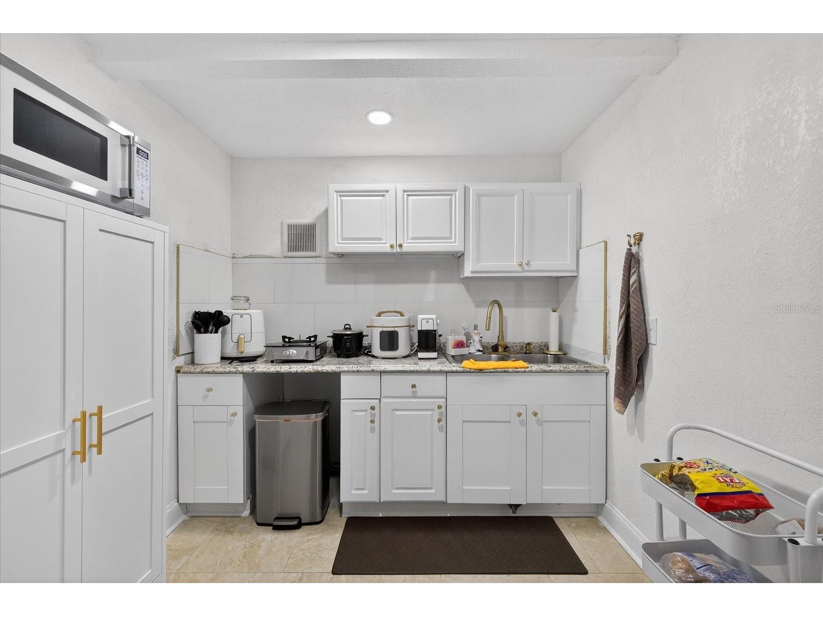 7618 Lavender Lane Tampa FL 33619 TB8465392 image23