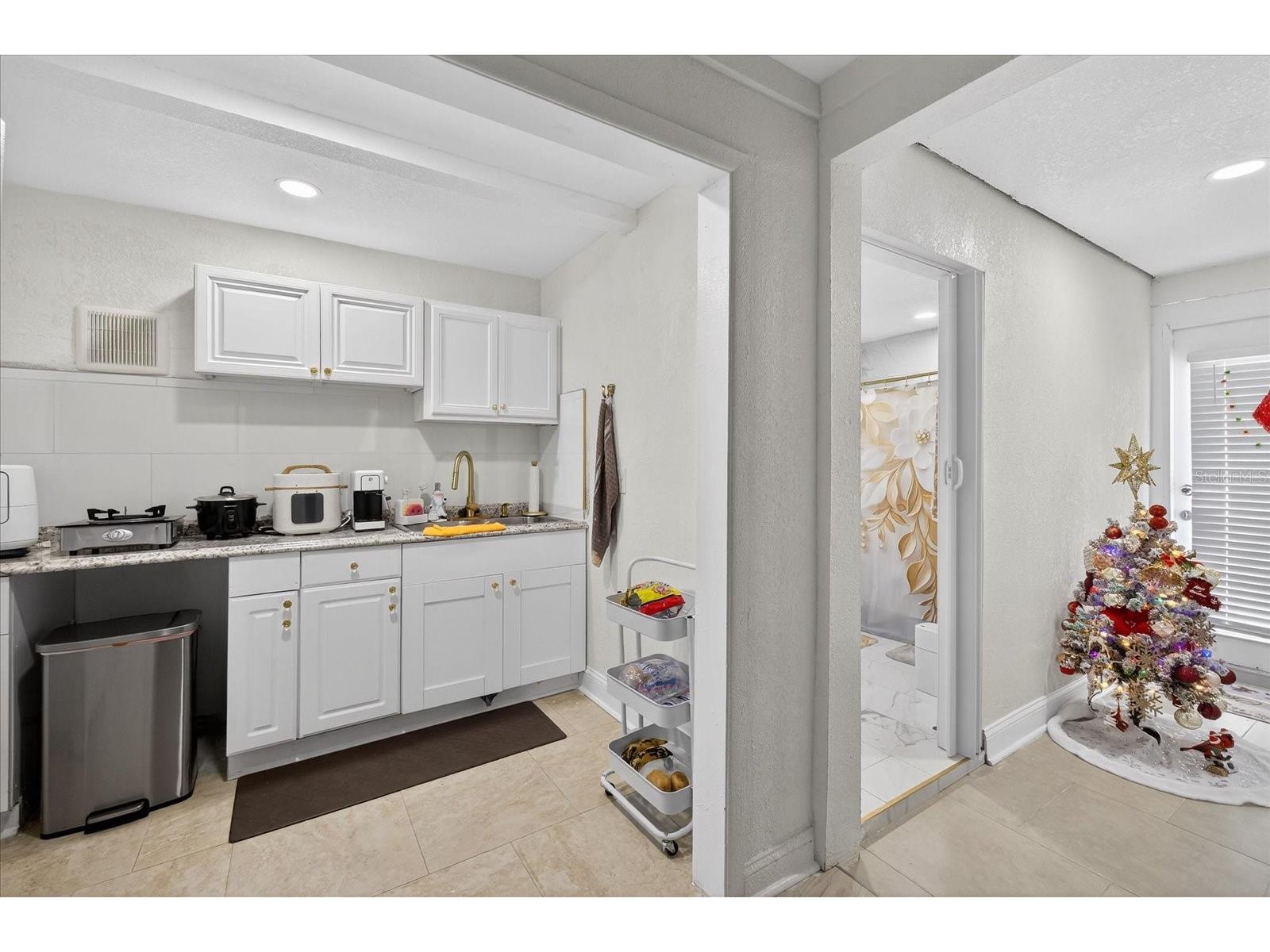 7618 Lavender Lane Tampa FL 33619 TB8465392 image24