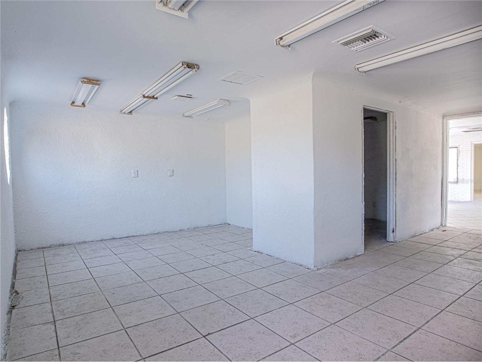 7618 Us Highway 19 New Port Richey FL 34652 TB8412109 image10