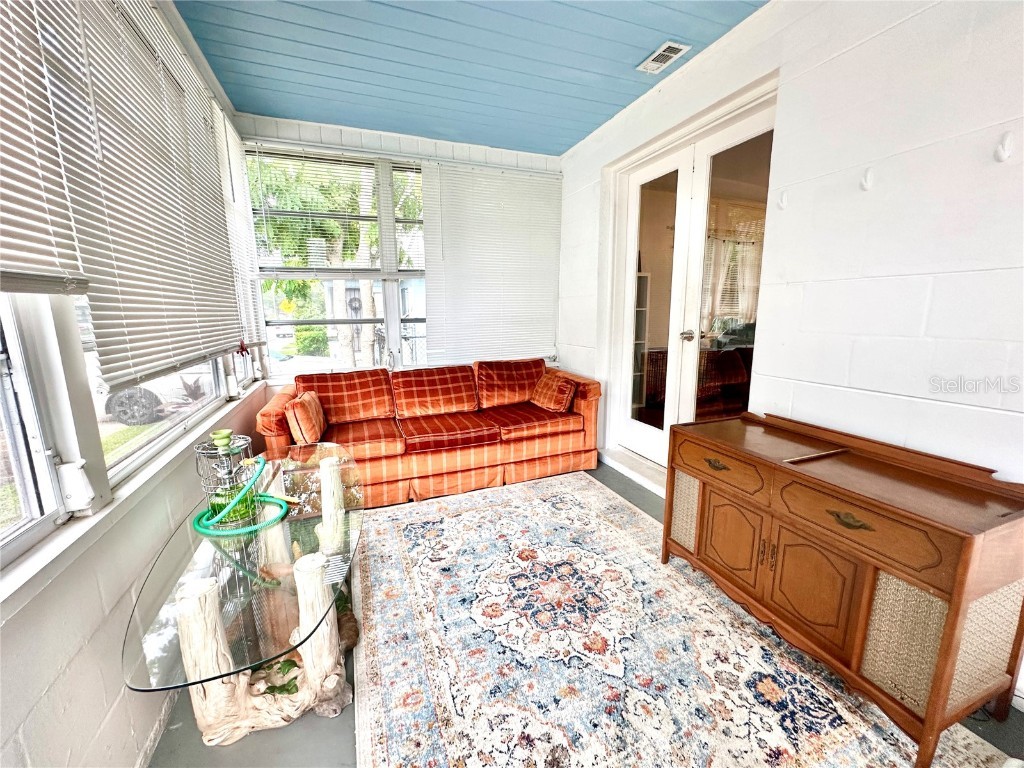 762 Paris Avenue S Saint Petersburg FL 33701 TB8453771 image4