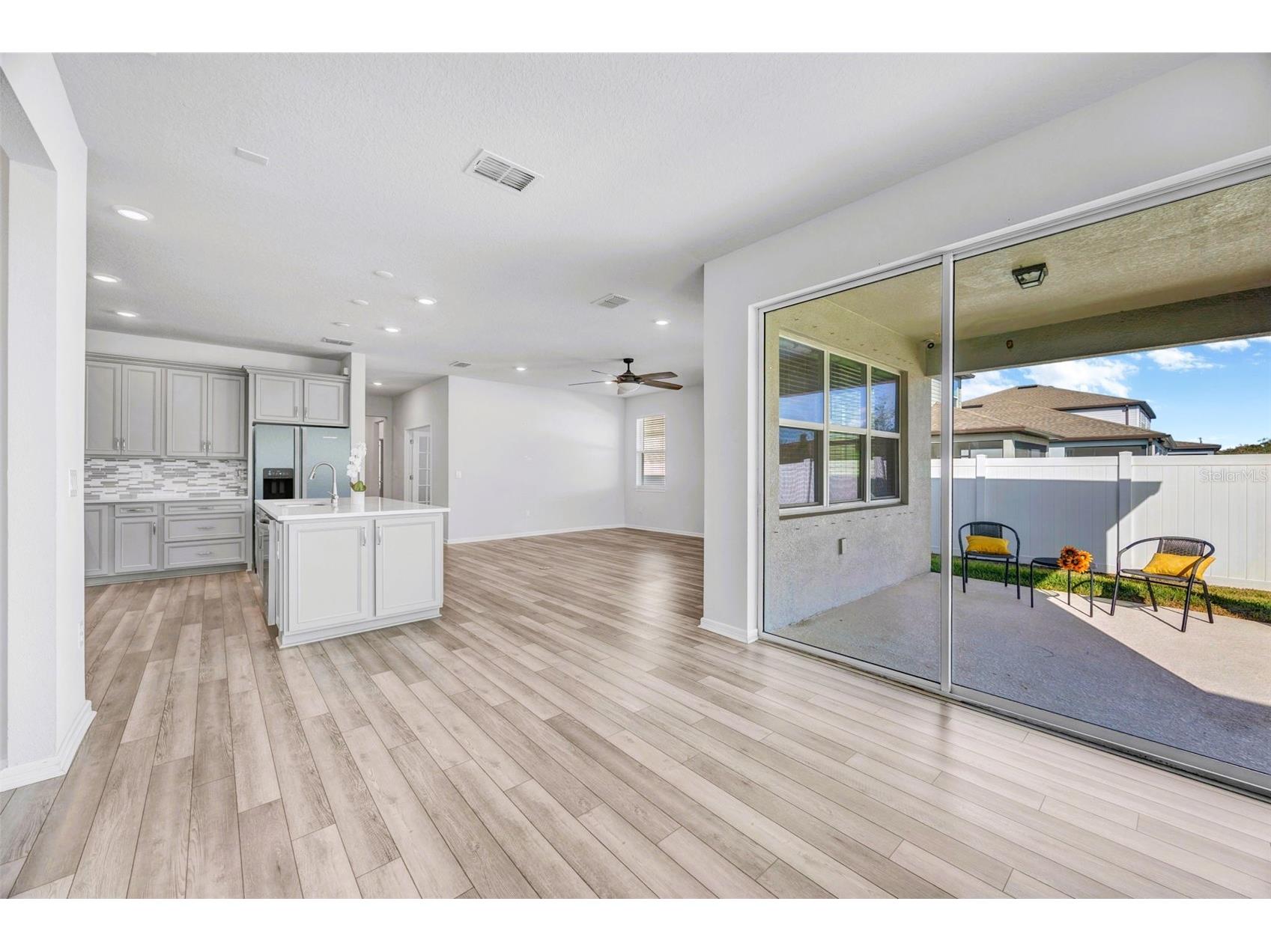 762 Parsons Mooring Court Seffner FL 33584 TB8482231 image10