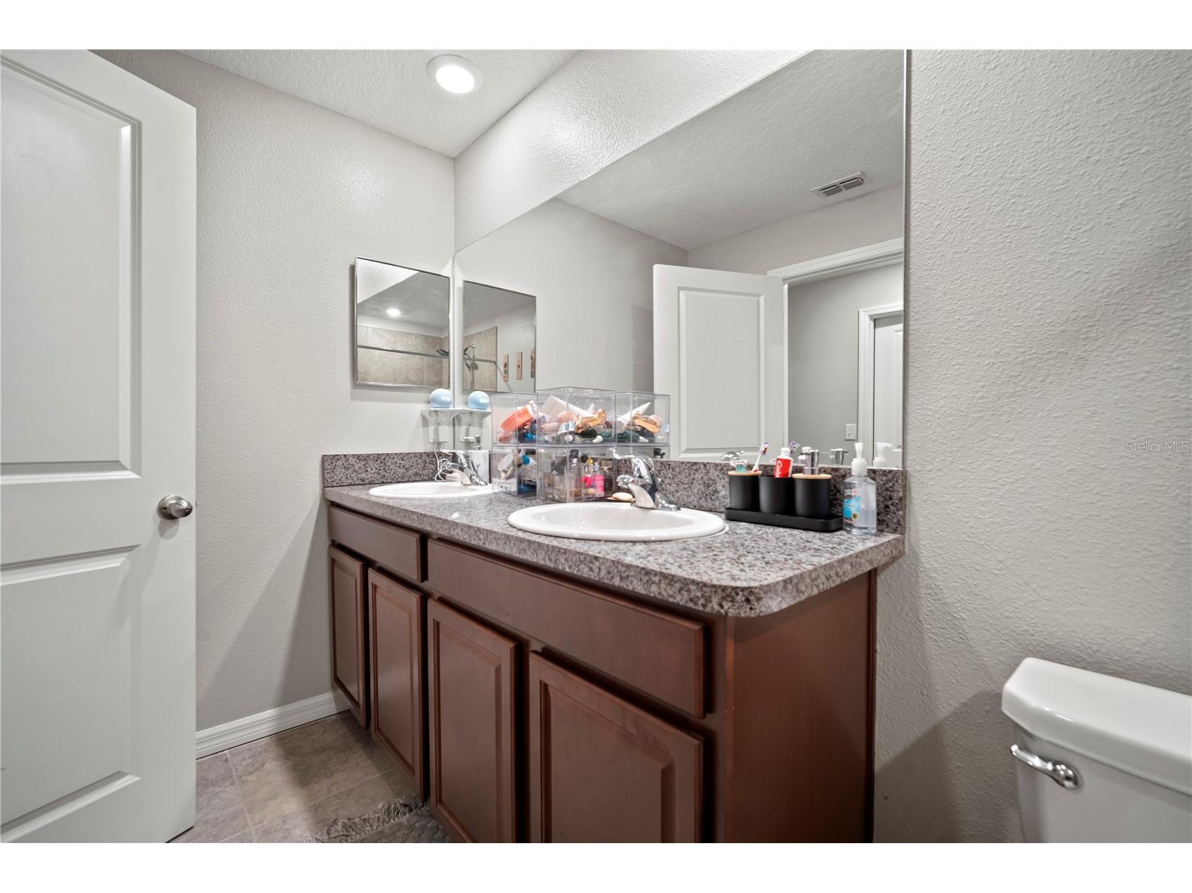 7621 Ginger Lily Court Tampa FL 33619 TB8463400 image35