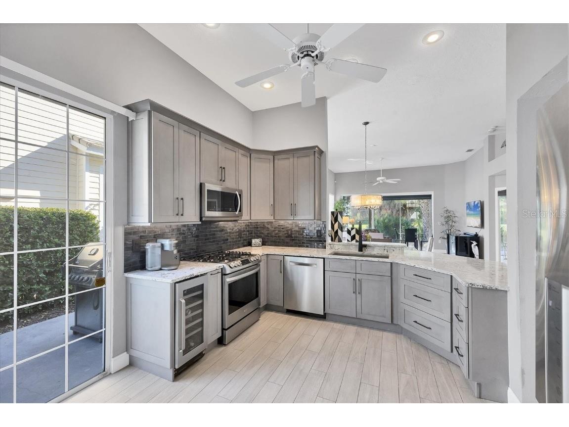 7621 Whitebridge Glen University Park FL 34201 A4673346 image10