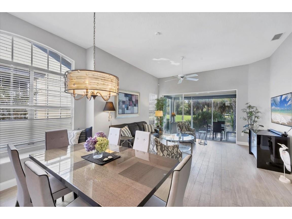 7621 Whitebridge Glen University Park FL 34201 A4673346 image15