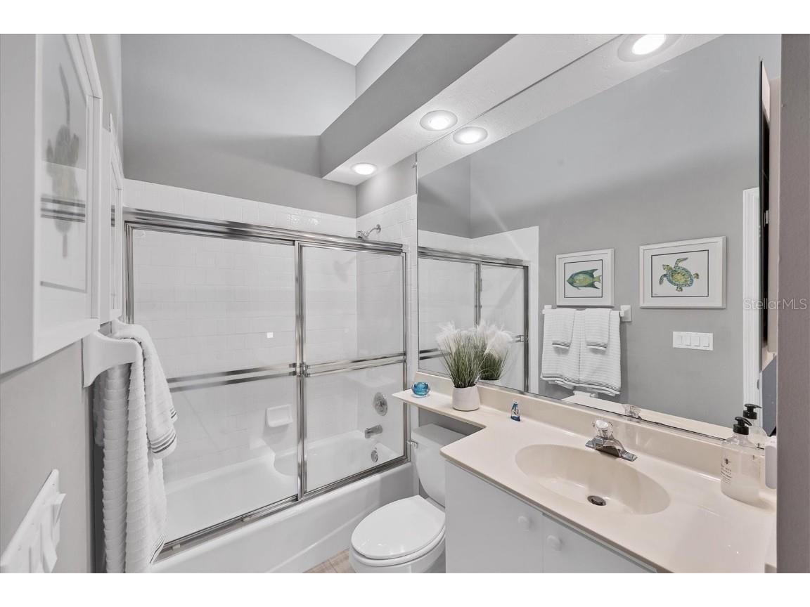 7621 Whitebridge Glen University Park FL 34201 A4673346 image21