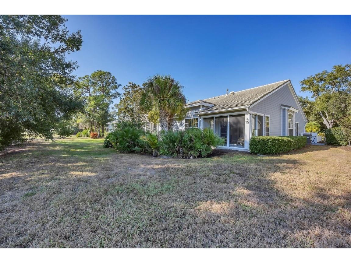 7621 Whitebridge Glen University Park FL 34201 A4673346 image27