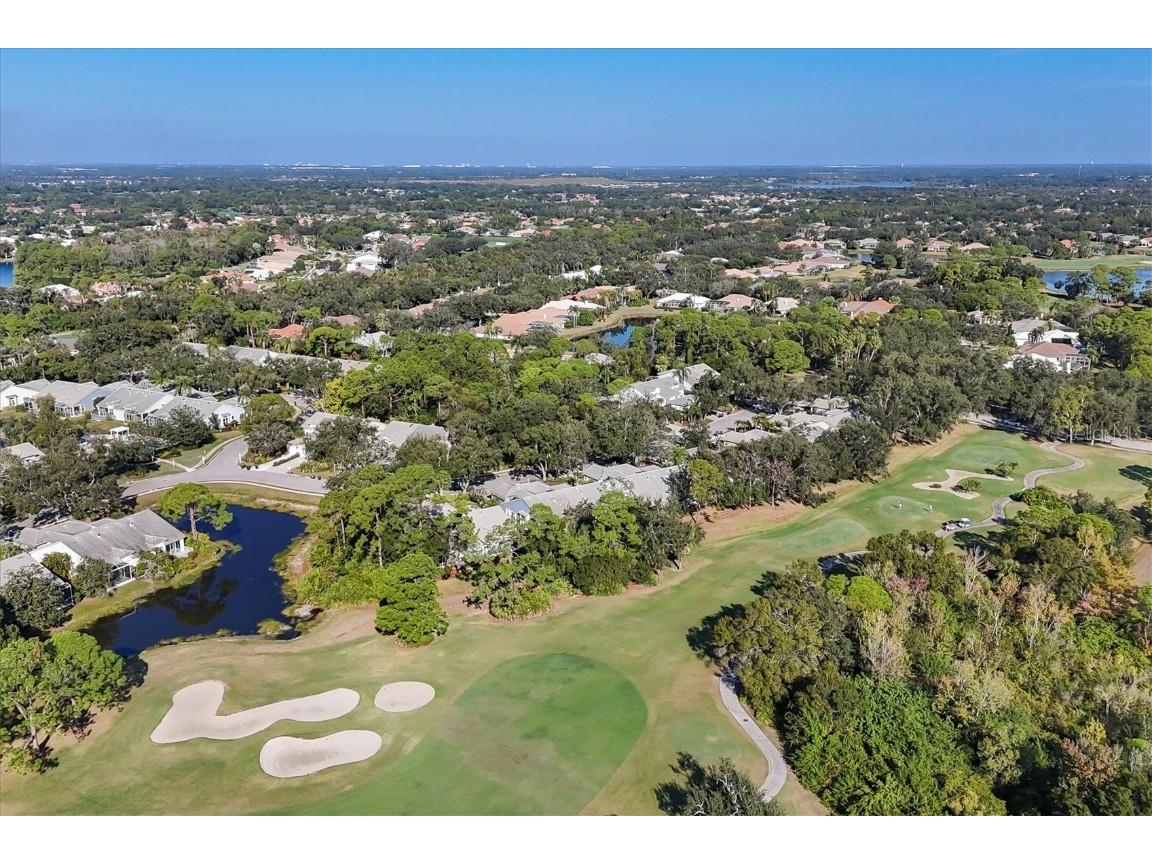 7621 Whitebridge Glen University Park FL 34201 A4673346 image30