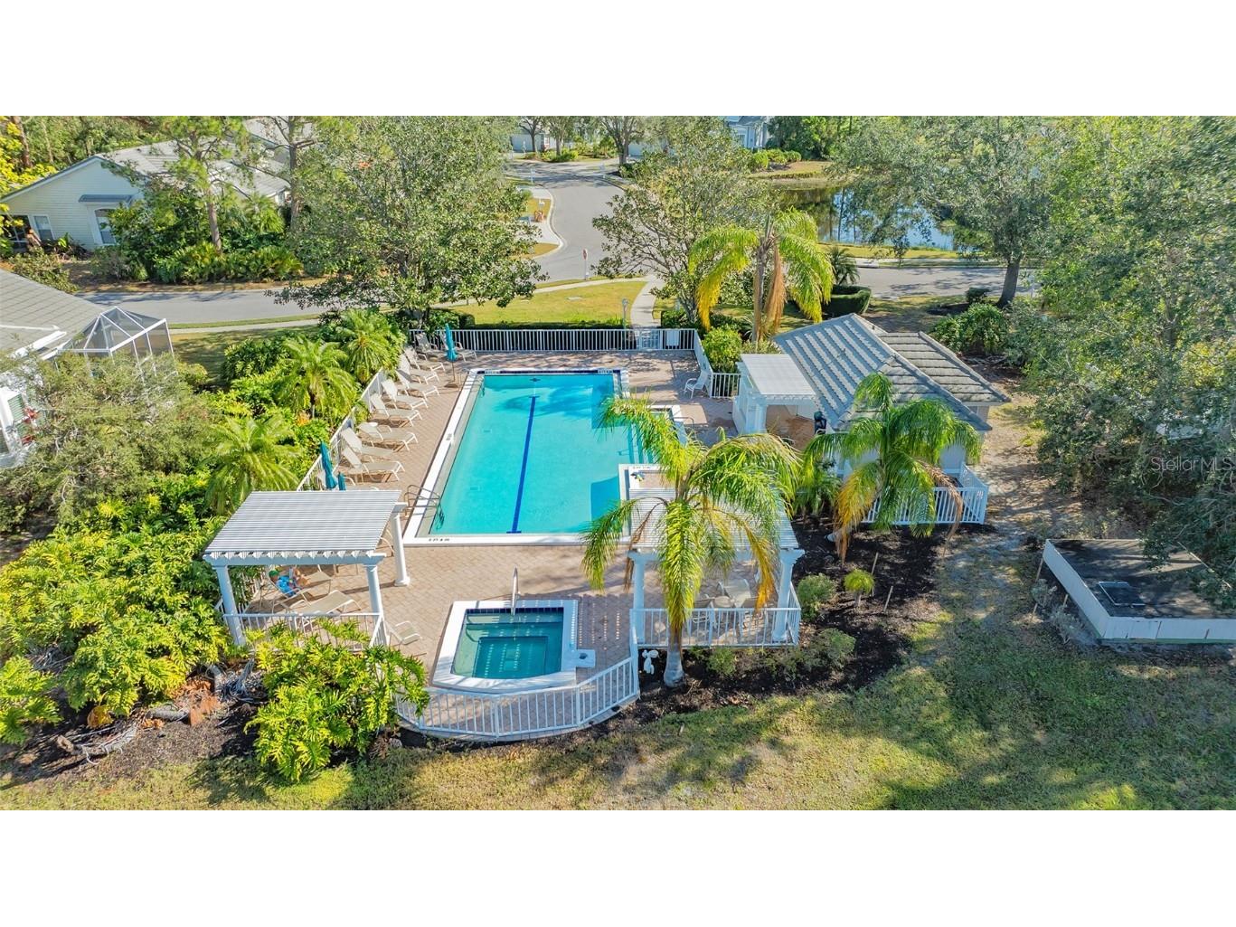 7621 Whitebridge Glen University Park FL 34201 A4673346 image33