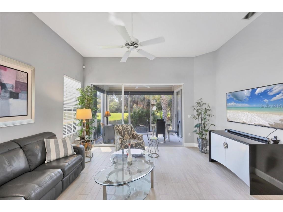 7621 Whitebridge Glen University Park FL 34201 A4673346 image8