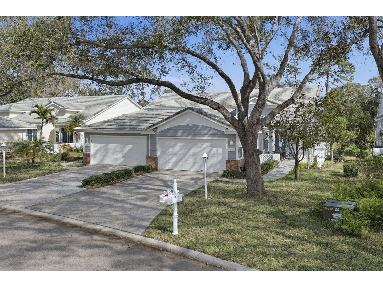 7623 Whitebridge Glen University Park FL 34201 A4684523 image1