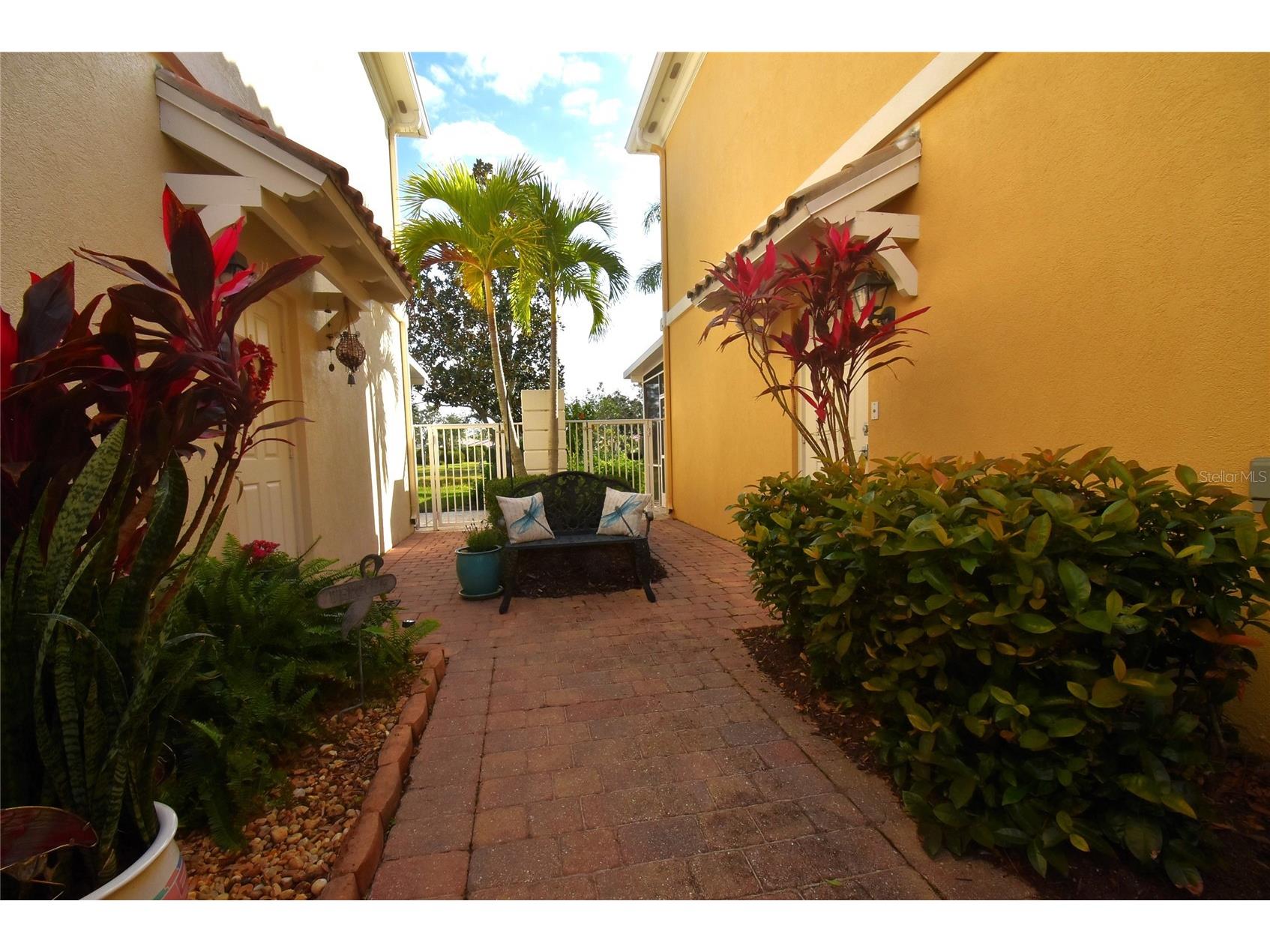 7624 Bergamo Avenue #4B Sarasota FL 34238 A4639026 image2