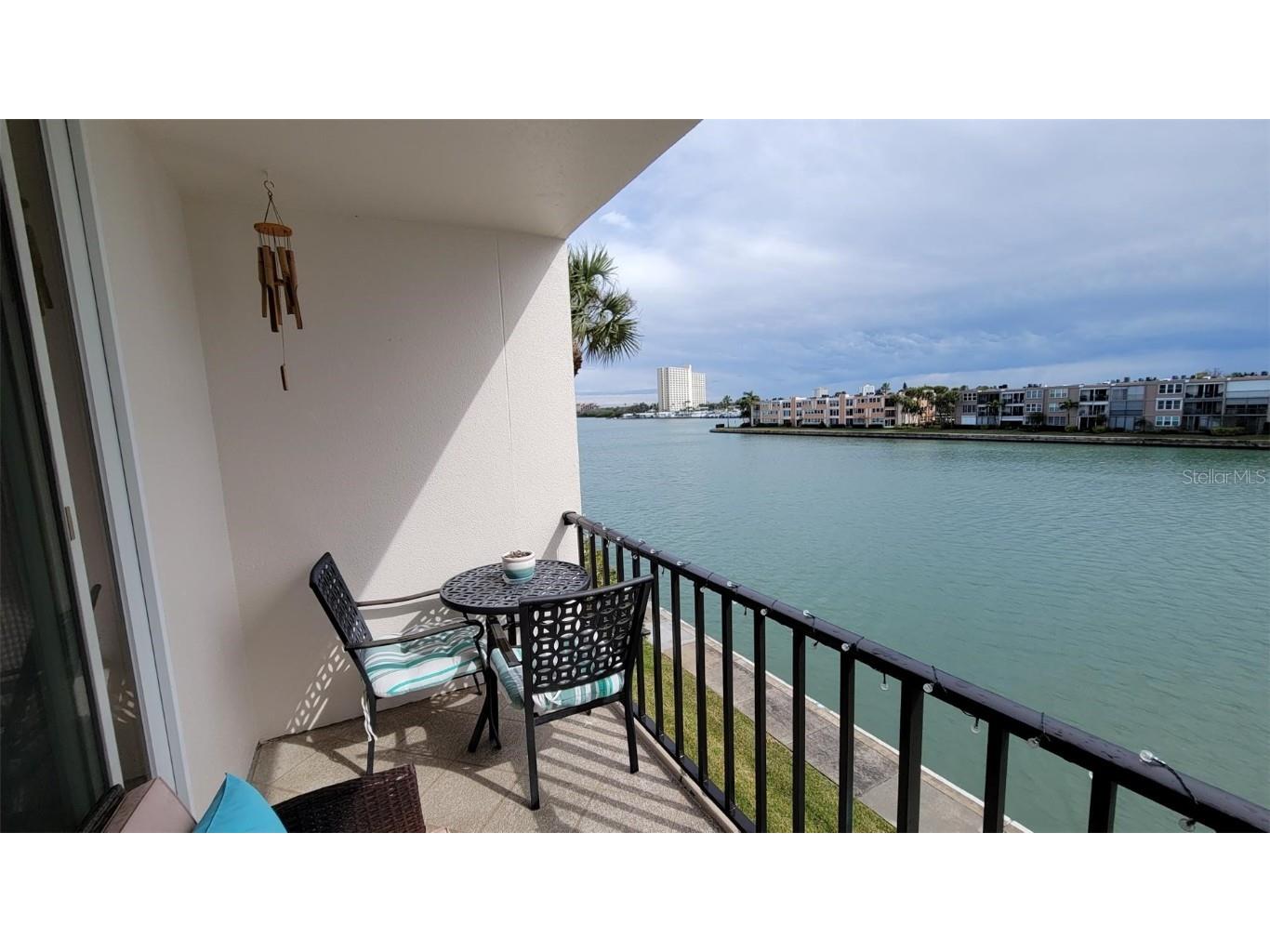 7625 Sun Island Drive S #301 South Pasadena FL 33707 - BOCA CIEGA BAY J973044 image1