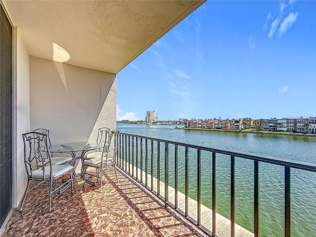 7625 Sun Island Drive S #307 South Pasadena FL 33707 - BOCA CIEGA BAY TB8416933 image1