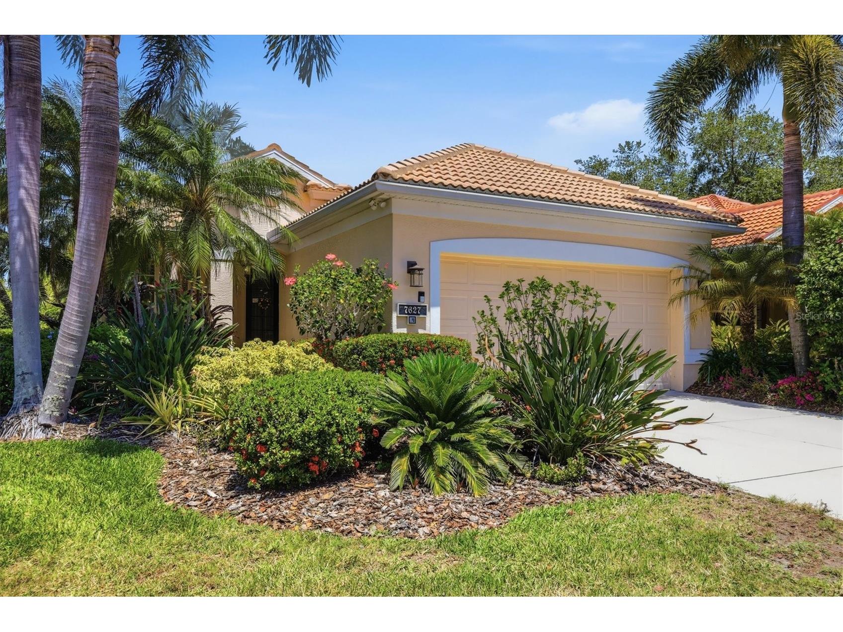 7627 Birds Eye Terrace Bradenton FL 34203 A4691118 image1