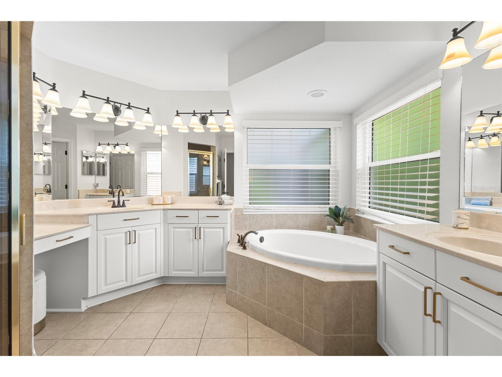 7627 Desert Inn Way Bradenton FL 34202 A4696601 image25