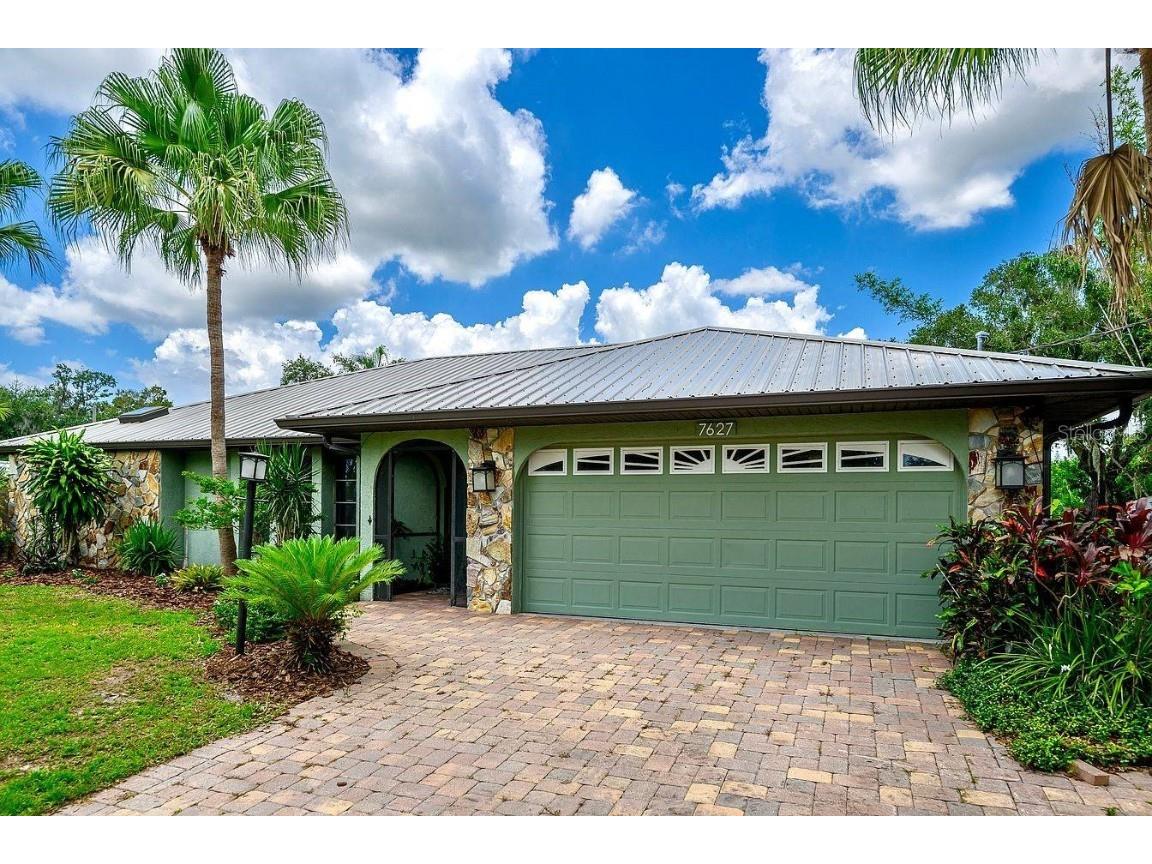7627 N Leewynn Drive Sarasota FL 34240 A4649844 image1