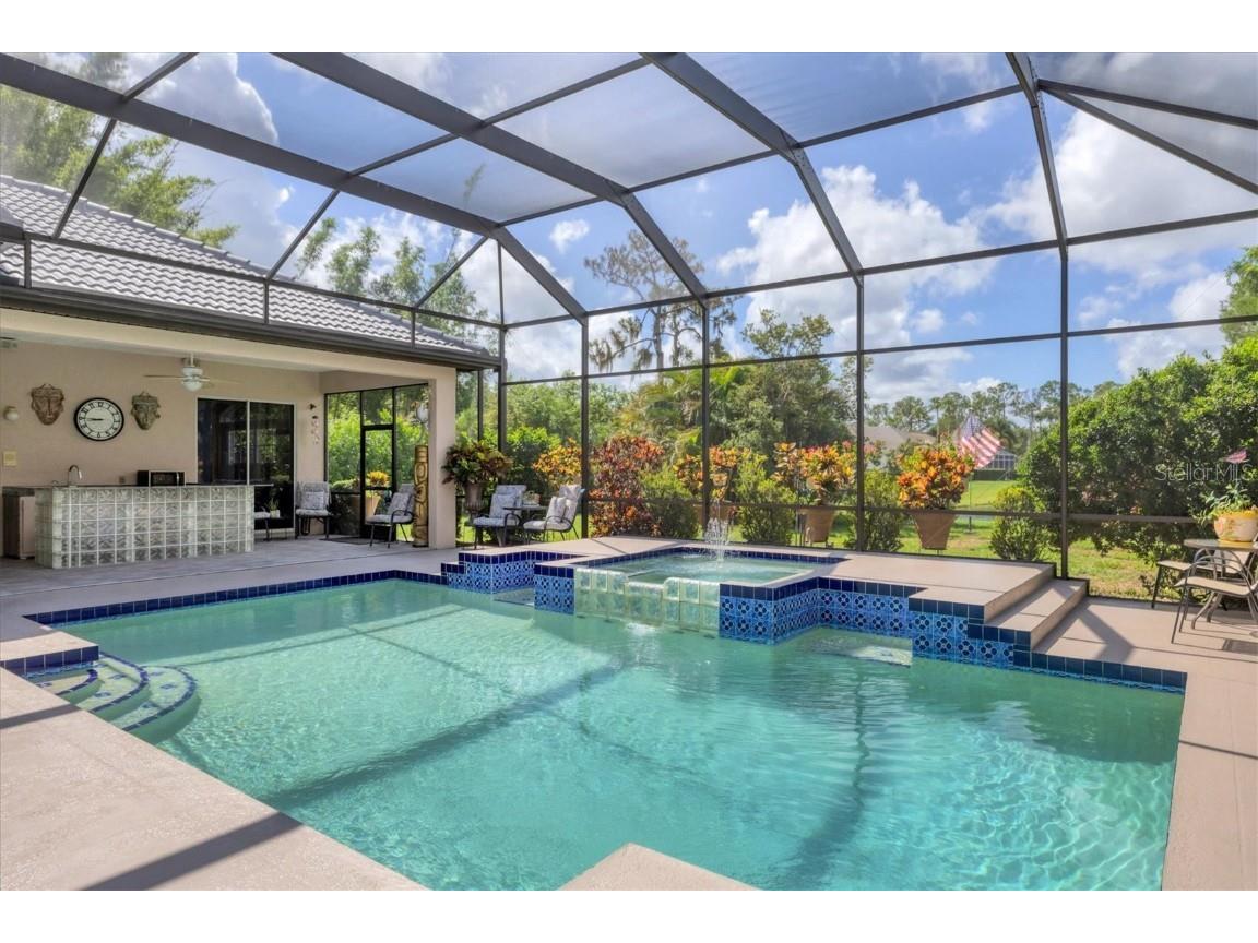 7627 Partridge Street Circle Bradenton FL 34202 A4658828 image3