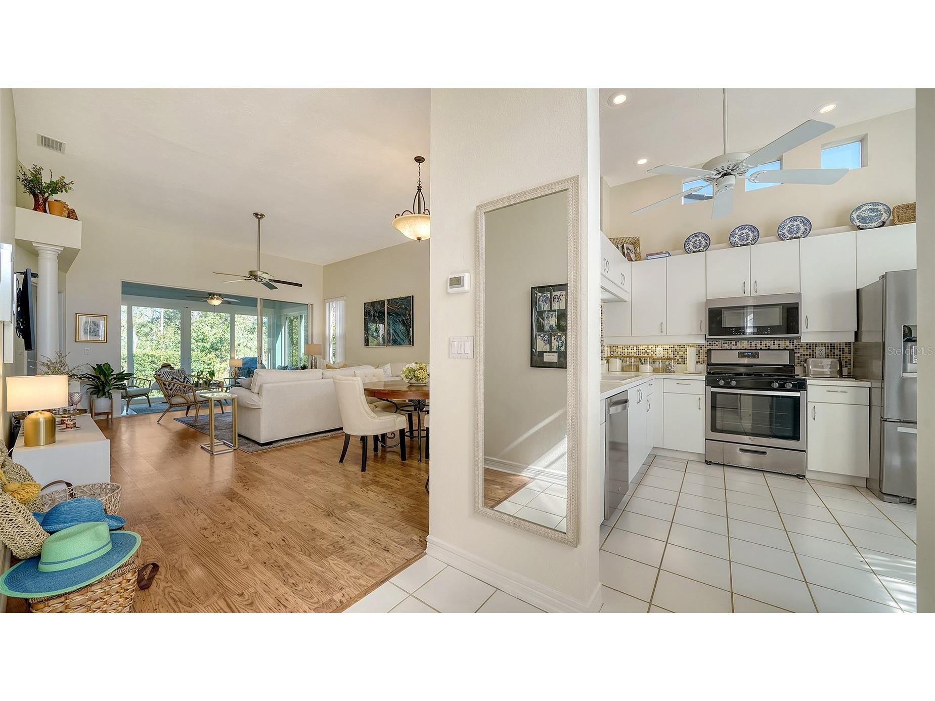 7628 Whitebridge Glen University Park FL 34201 A4678915 image9