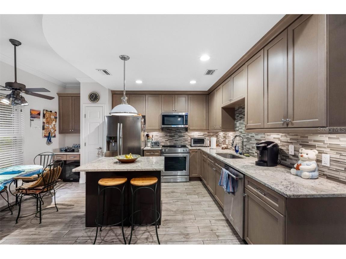 763 Date Palm Lane Saint Petersburg FL 33707 TB8421610 image3