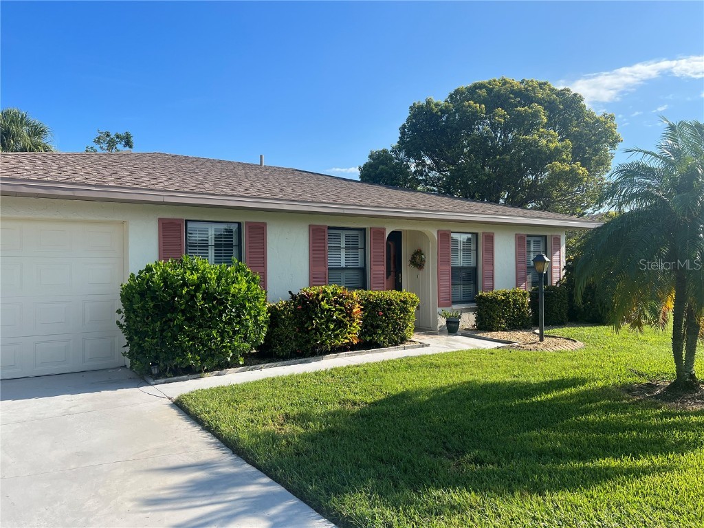 763 Vivienda South Court #13 Venice FL 34293 N6127765 image1
