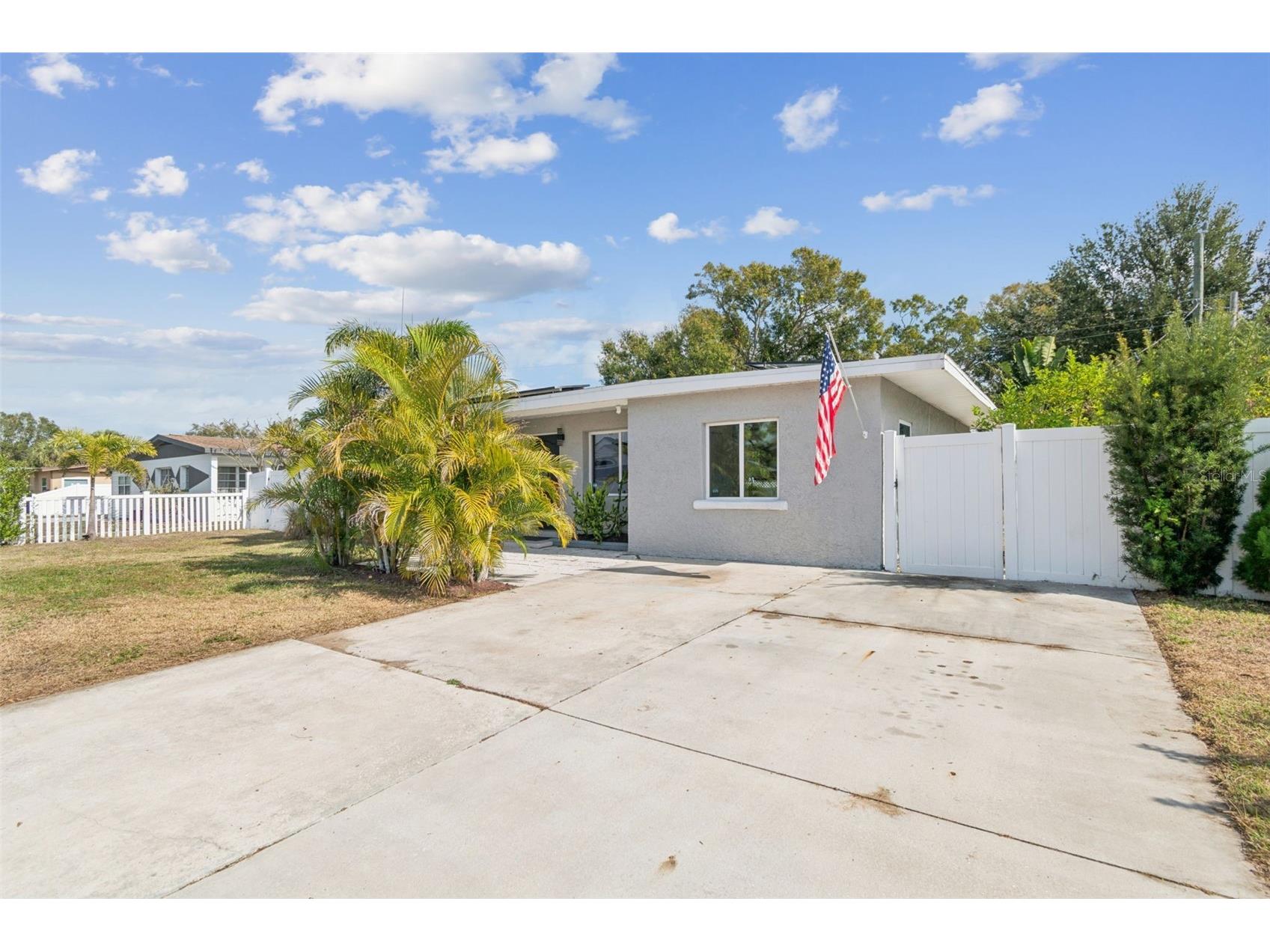 7631 18th Way N Saint Petersburg FL 33702 TB8463386 image1