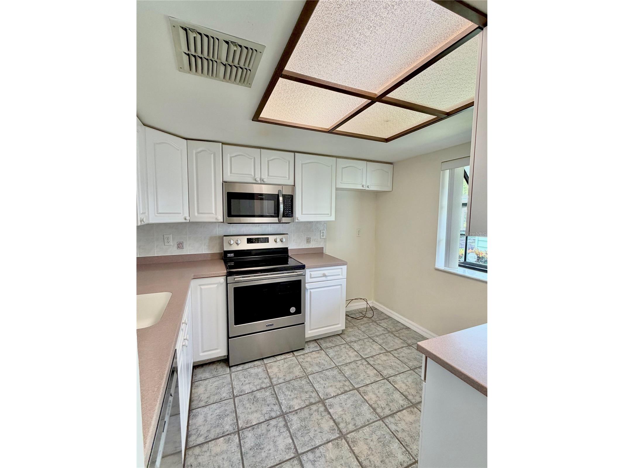 7632 Bayhill Court New Port Richey FL 34654 W7887400 image4