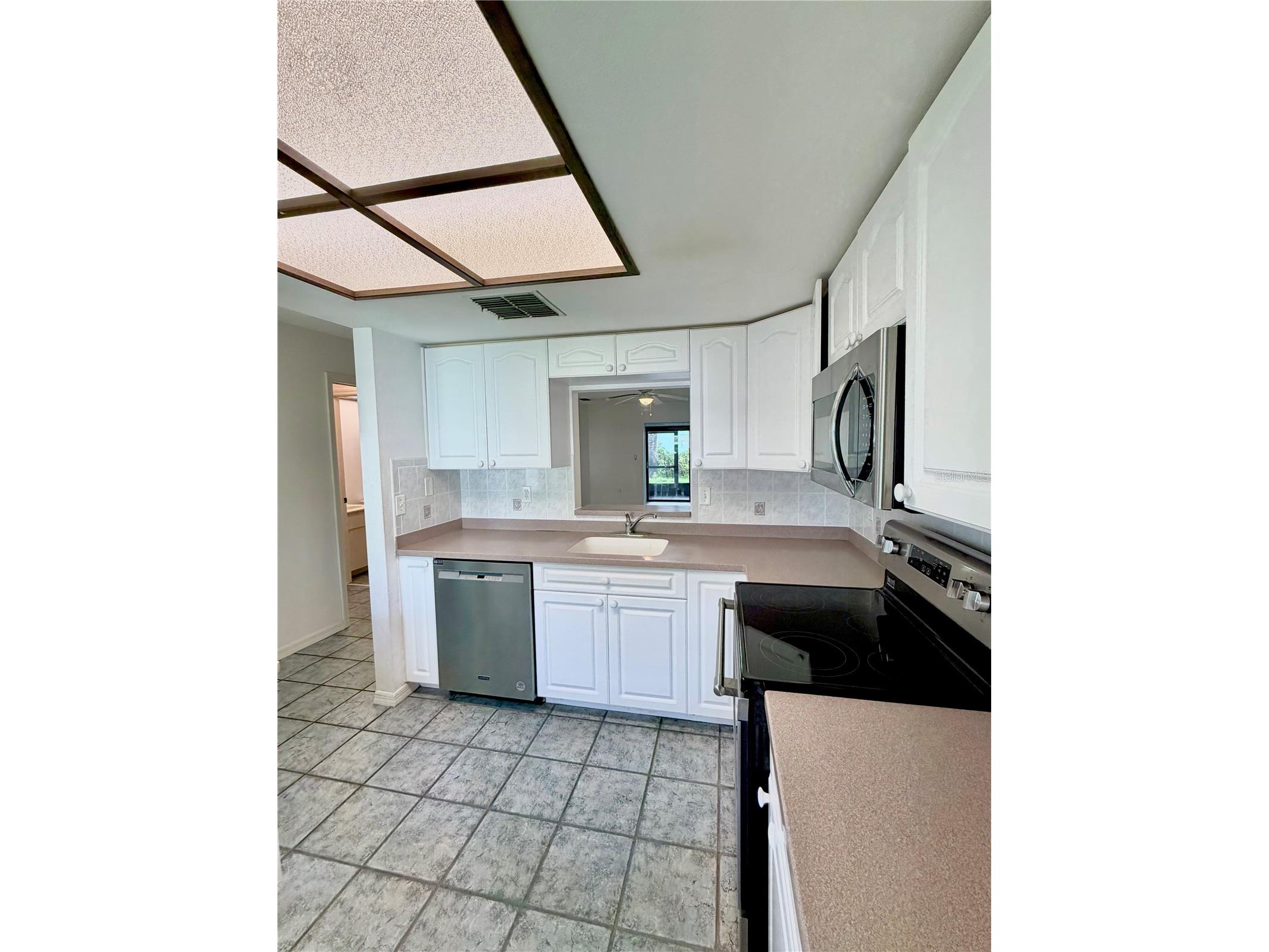 7632 Bayhill Court New Port Richey FL 34654 W7887400 image5