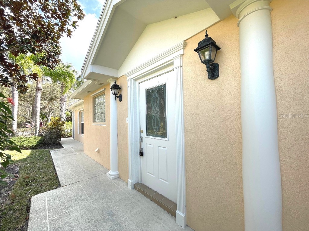7632 Camminare Drive Sarasota FL 34238 C7472885 image1