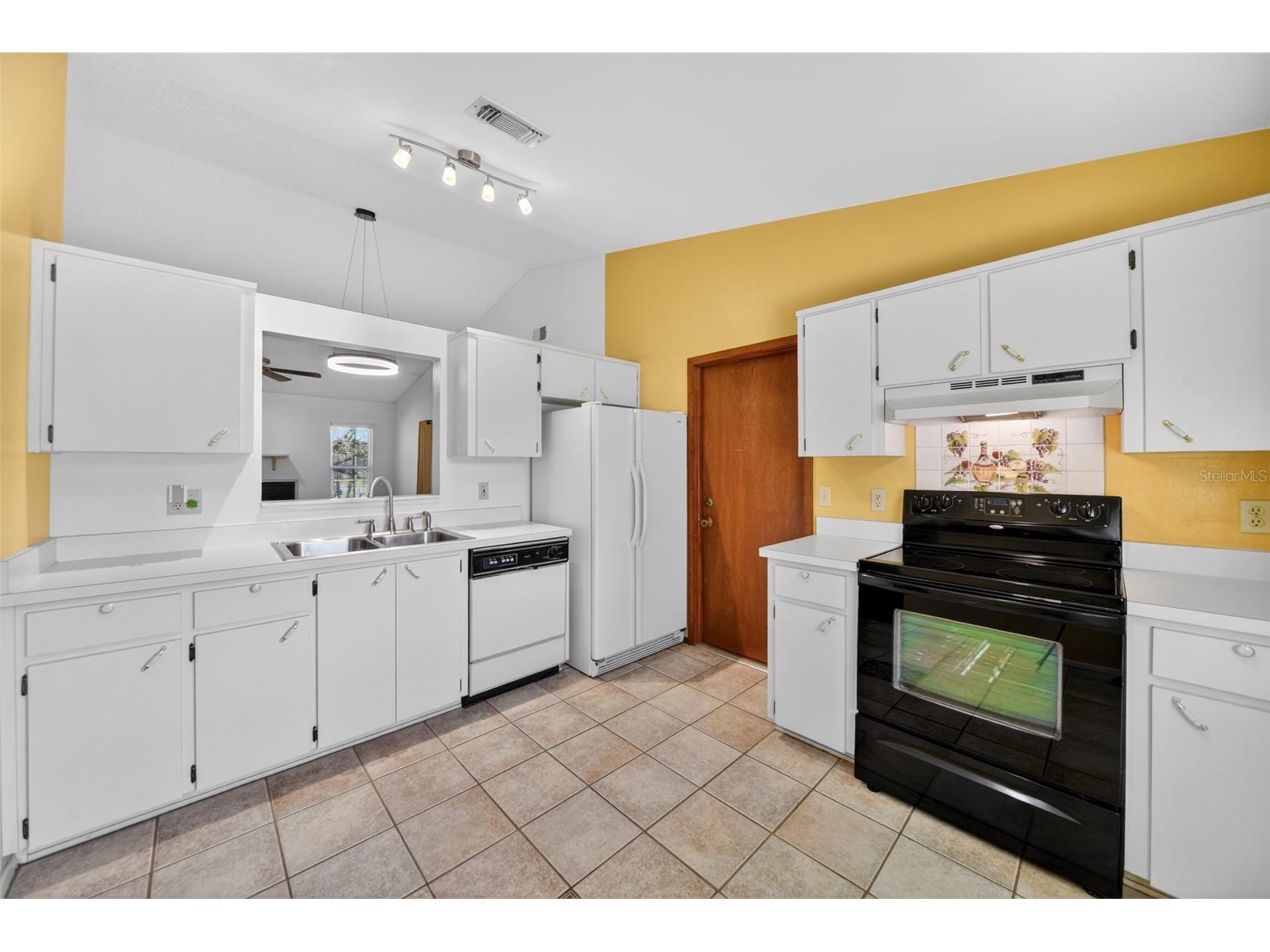 7632 Lakeside Woods Drive Orlando FL 32810 TB8510354 image5