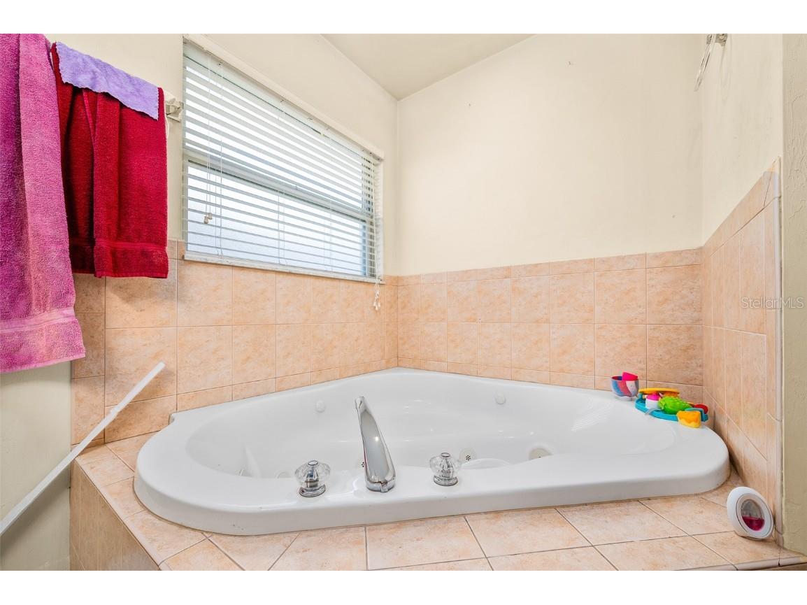 7634 SW 88th Street Gainesville FL 32608 GC533830 image19