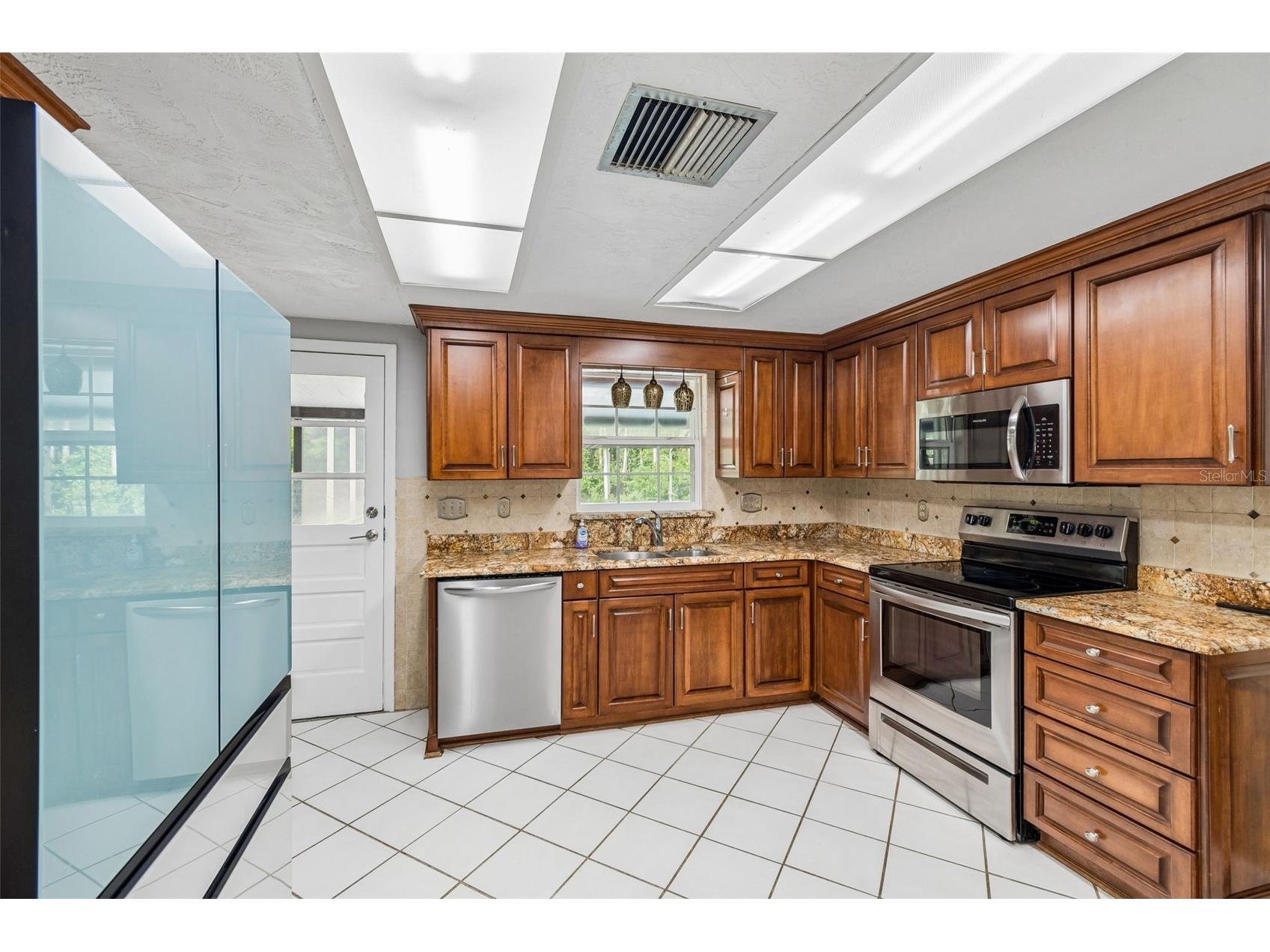 7635 Tanglewood Drive New Port Richey FL 34654 W7885469 image7