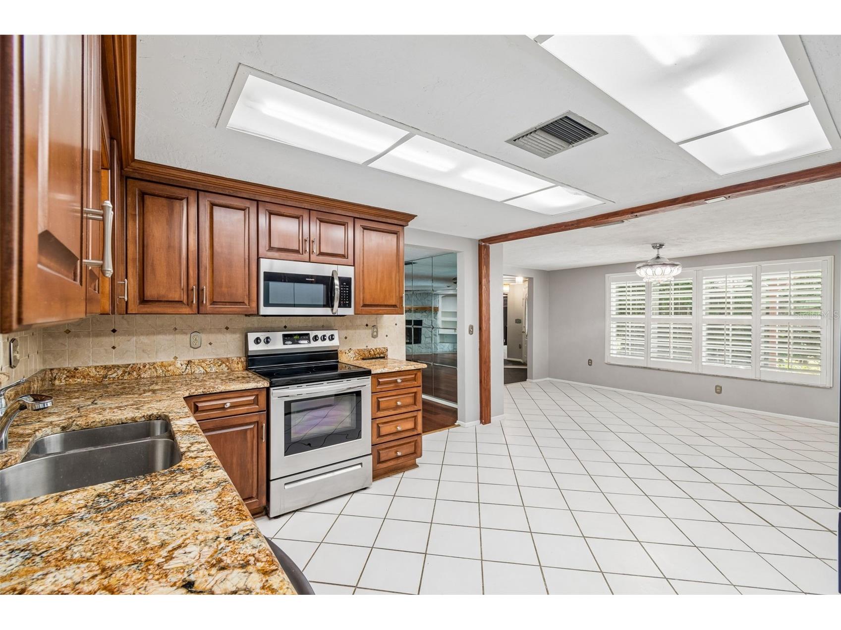 7635 Tanglewood Drive New Port Richey FL 34654 W7885469 image8