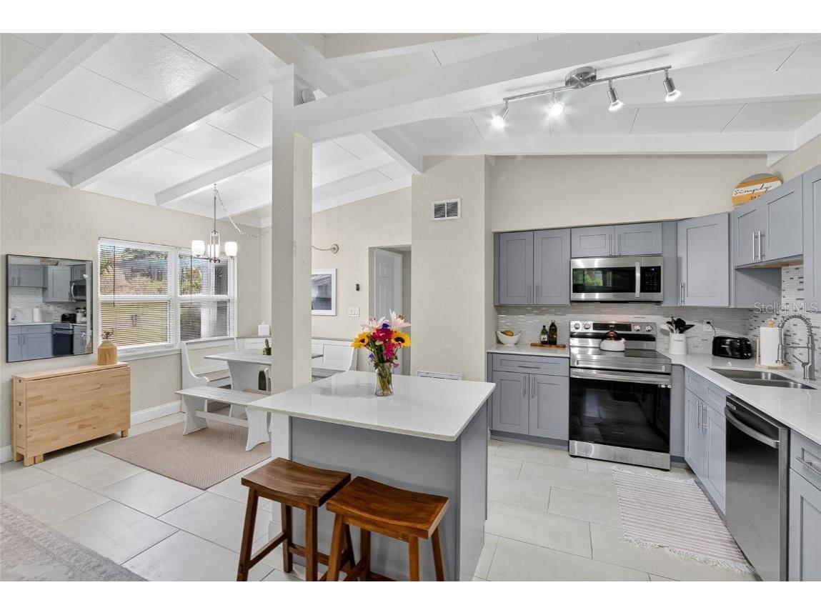 764 62nd Place S Saint Petersburg FL 33705 TB8434434 image11