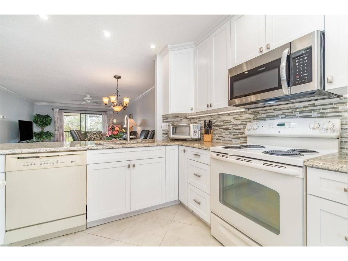 764 Avenida Estancia #208 Venice FL 34292 A4665795 image12