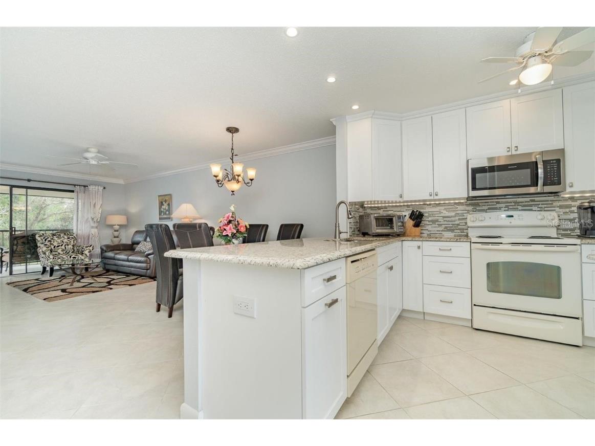 764 Avenida Estancia #208 Venice FL 34292 A4665795 image9