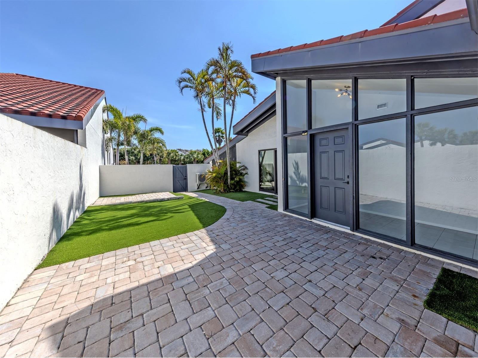 764 Sarabay Road #8 Osprey FL 34229 - LITTLE SARASOTA BAY A4683747 image5