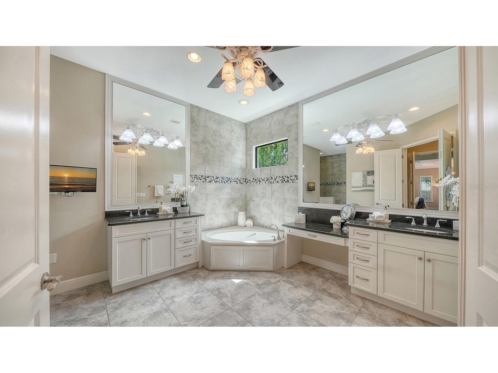 7640 Haddington Cove Lakewood Ranch FL 34202 A4698439 image23
