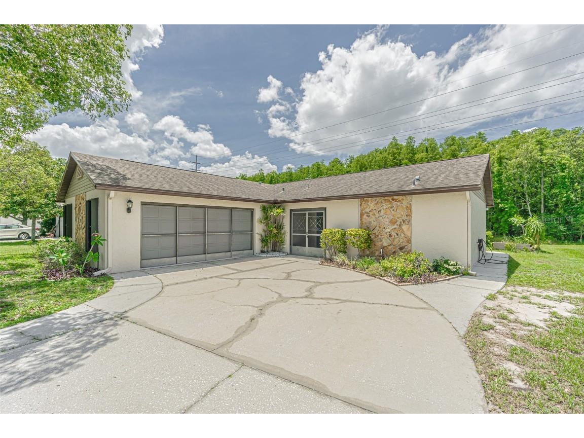 7644 Deer Foot Drive New Port Richey FL 34653 U8247255 image1