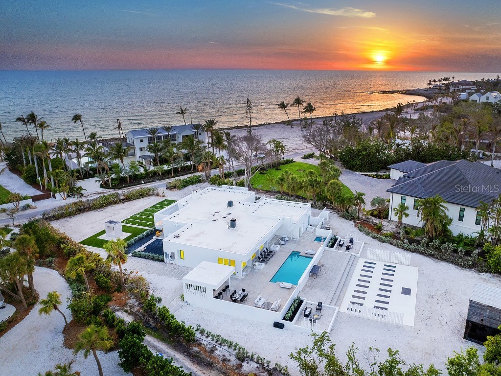 7647 Sanderling Road Sarasota FL 34242 - HERON LAGOON A4671186 image1